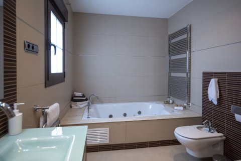 4 bedrooms Villa in Tan Phuc, Vietnam No. 83982 25