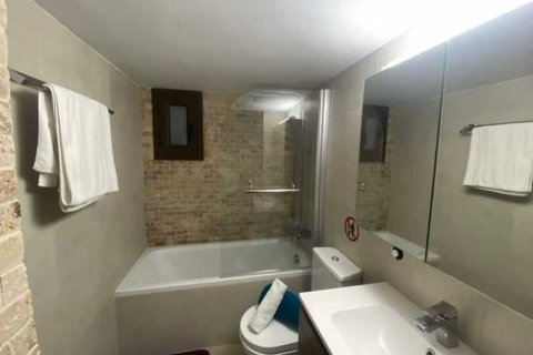 Квартира с 3 спальнями в Лимассол, Кипр №72230 8