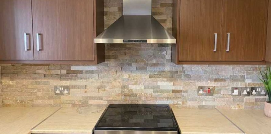 Квартира с 3 спальнями в Лимассол, Кипр №72230