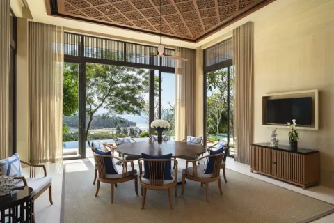 5 bedrooms Villa in Phuket, Thailand No. 76739 3