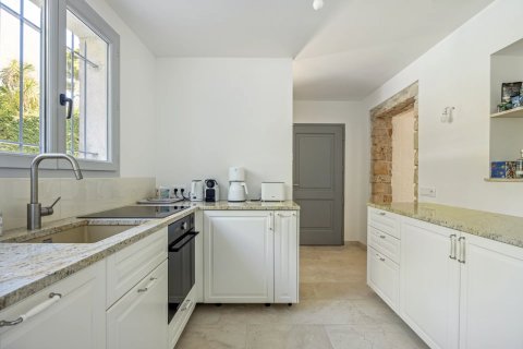 3 bedrooms Villa in Antibes, France No. 71498 9