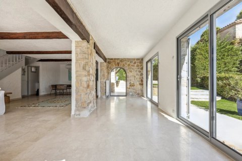 3 bedrooms Villa in Antibes, France No. 71498 7