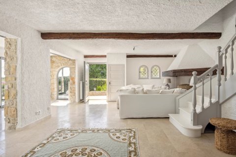 3 bedrooms Villa in Antibes, France No. 71498 6