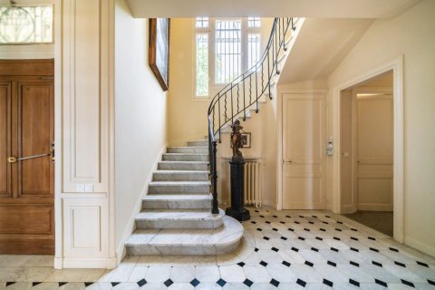 7 dormitorios Villa en Grasse, France No. 69071 12