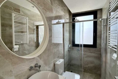 4 bedrooms Apartment in Agios Athanasios, Cyprus No. 32600 8