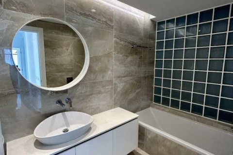 4 bedrooms Apartment in Agios Athanasios, Cyprus No. 32600 9