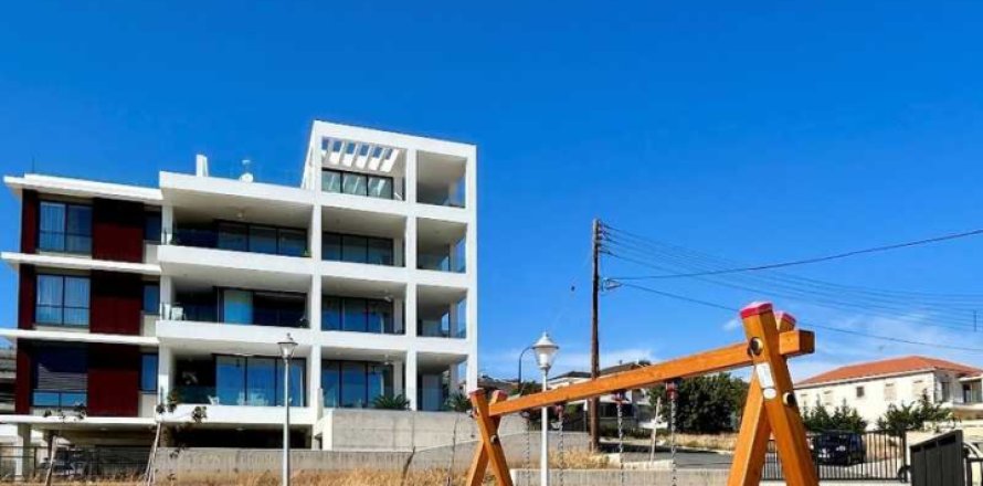 4 bedrooms Apartment in Agios Athanasios, Cyprus No. 32600