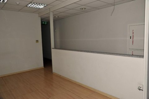 224m² Commercial property à Nicosia, Cyprus No. 105121 3
