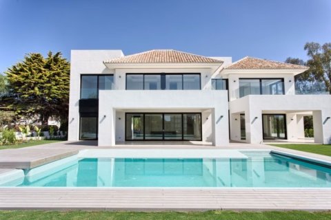 5 dormitorios House en Estepona, Spain No. 25506