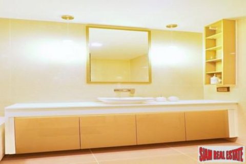 3 bedrooms Apartment in Bangkok, Thailand No. 95811 2