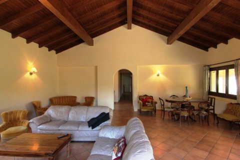 4 bedrooms Villa in Corfu, Greece No. 61596 9