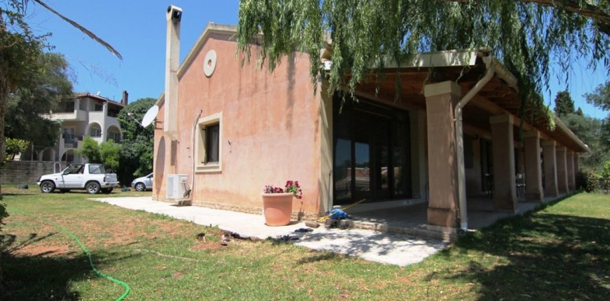 4 bedrooms Villa in Corfu, Greece No. 61596
