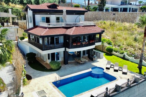 6 rooms Villa in Alanya, Turkey No. 21177