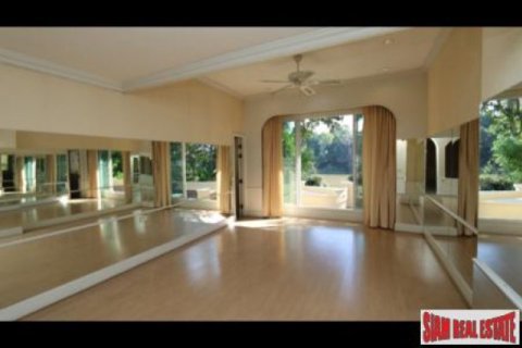 4 bedrooms Villa in Chiang Mai, Thailand No. 95732 6
