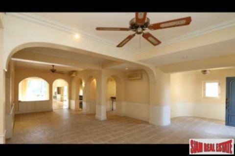 4 bedrooms Villa in Chiang Mai, Thailand No. 95732 5