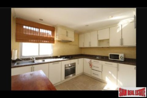 4 bedrooms Villa in Chiang Mai, Thailand No. 95732 4