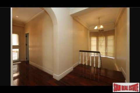 4 bedrooms Villa in Chiang Mai, Thailand No. 95732 11