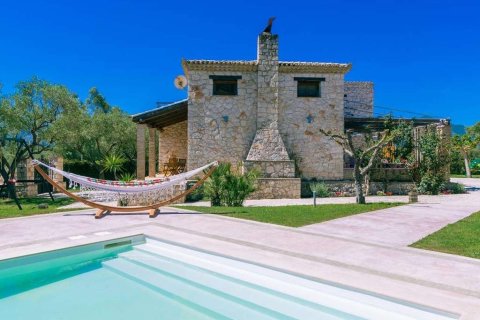 5 bedrooms House in Zakynthos, Greece No. 69576 2