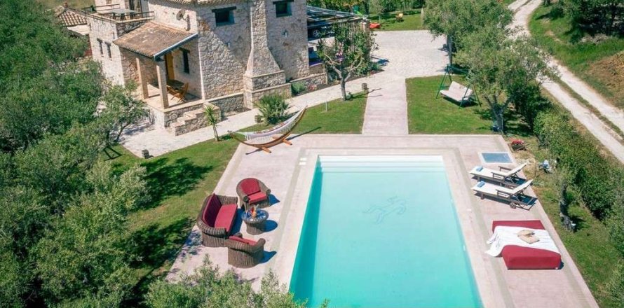 5 bedrooms House in Zakynthos, Greece No. 69576