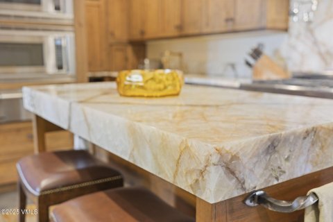 7 bedrooms House in Edwards, USA No. 104577 14