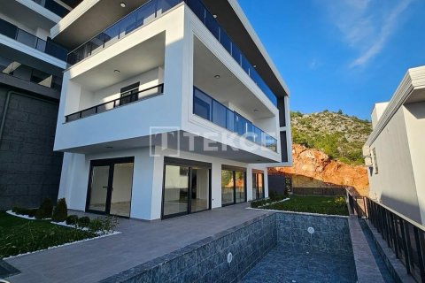 5 bedrooms Villa in Alanya, Turkey No. 16599
