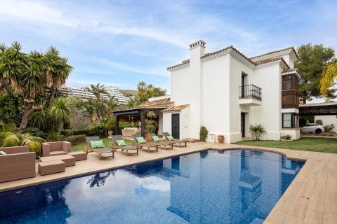 4 bedrooms Villa in Benahavis, Spain No. 111874