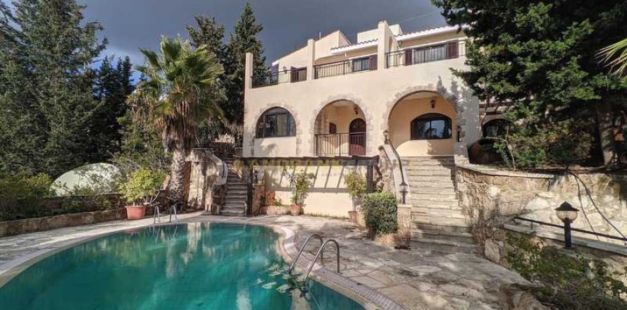 3 bedrooms Villa in Tala, Cyprus No. 100501