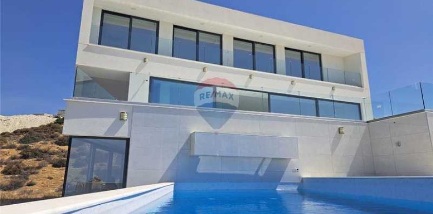 8 chambres Villa à Agios Tychonas, Cyprus No. 66565