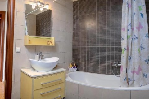 5 rooms Apartment in Kavala, Greece No. 107635 7