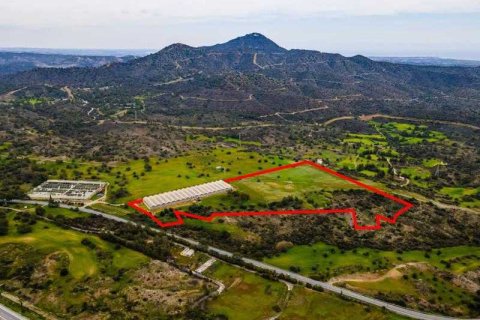 Commercial property in Kornos, Cyprus No. 35470 3