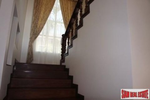 3 bedrooms Villa in Chalong, Thailand No. 95689 3