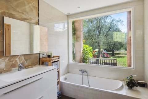 4 bedrooms Villa in Saint-Cezaire-sur-Siagne, France No. 67932 8