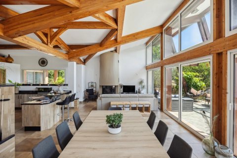 4 bedrooms Villa in Saint-Cezaire-sur-Siagne, France No. 67932 9