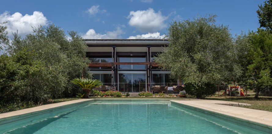 4 bedrooms Villa in Saint-Cezaire-sur-Siagne, France No. 67932