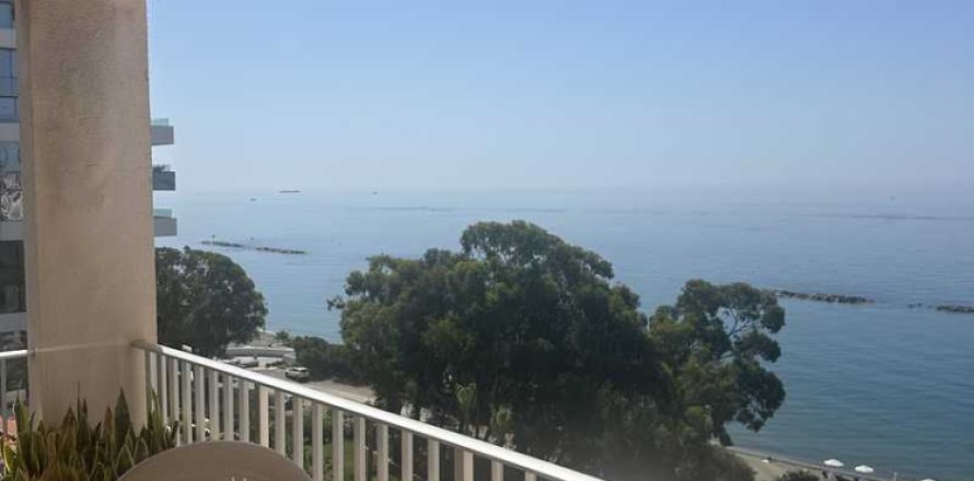 2 bedrooms Apartment in Agios Tychonas, Cyprus No. 35298