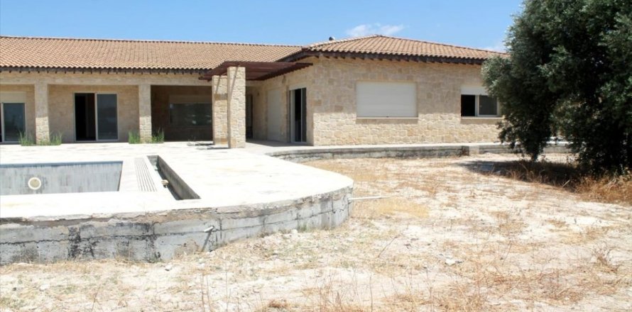 7 bedrooms Villa in Limassol, Cyprus No. 105650
