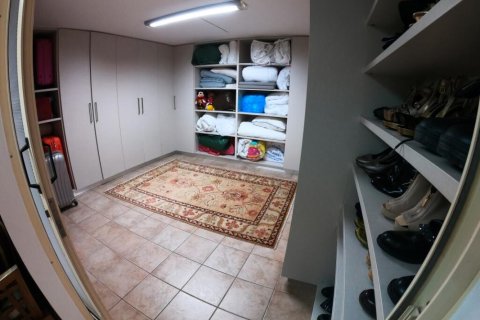 5 bedrooms Villa in Limassol, Cyprus No. 106929 9