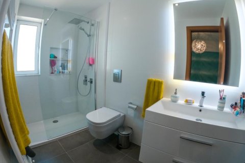 5 bedrooms Villa in Limassol, Cyprus No. 106929 4