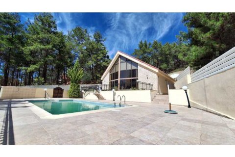 4 dormitorios Villa en Pano Platres, Cyprus No. 63311 1