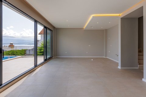 2 bedrooms Villa in Krashichi, Montenegro No. 104684 13