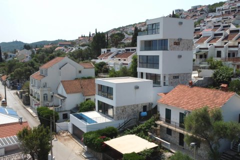 2 bedrooms Villa in Krashichi, Montenegro No. 104684 6