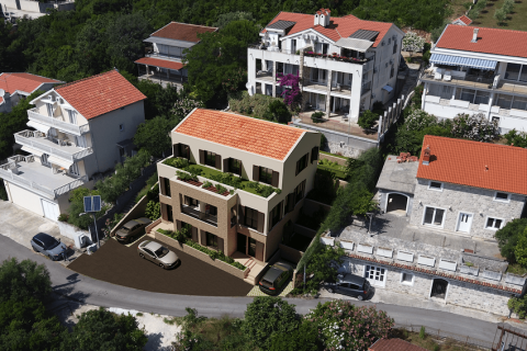 80m² Apartment in Kotor, Montenegro No. 75917 5