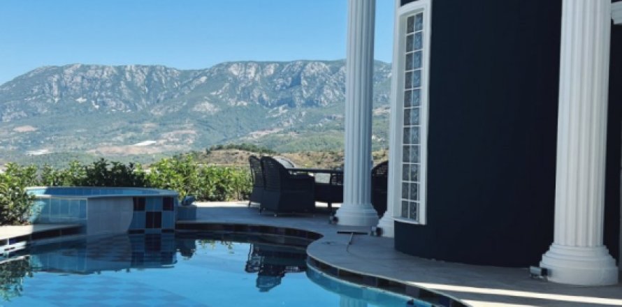 4 bedrooms Villa in Alanya, Turkey No. 113967