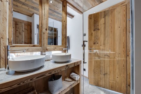 4 bedrooms Apartment in Val-d'Isere, France No. 99914 1