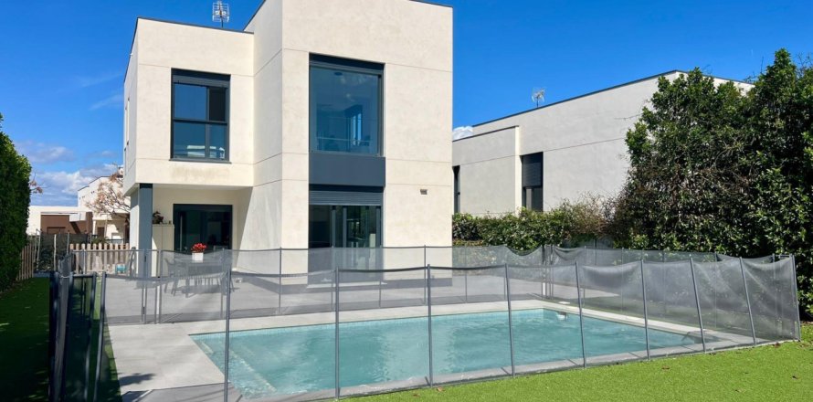 3 bedrooms Villa in Betera, Spain No. 125561