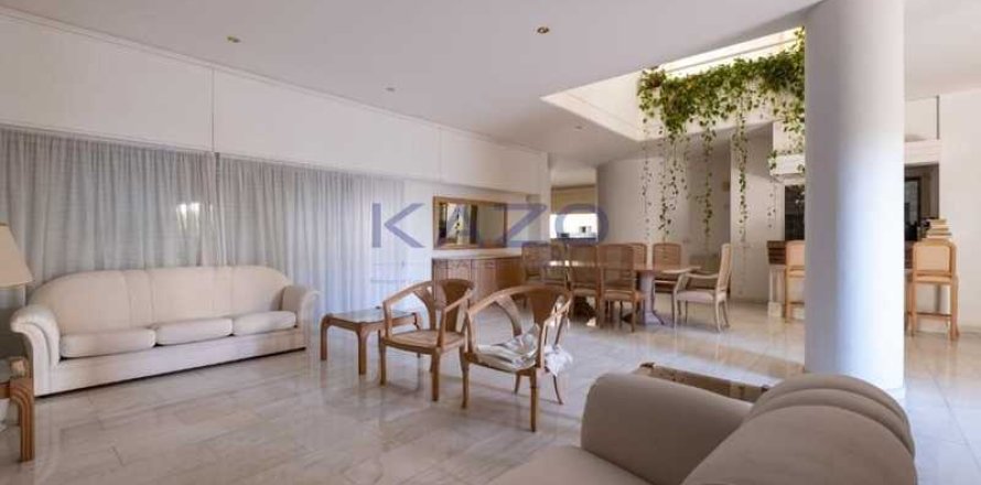 4 bedrooms House in Limassol, Cyprus No. 76214