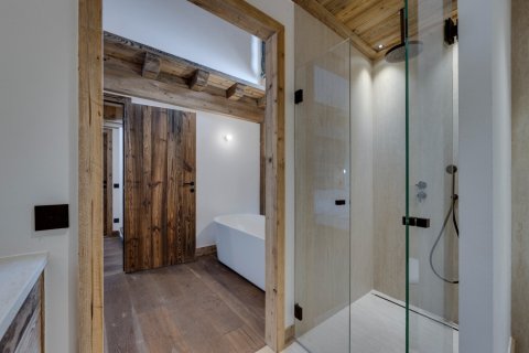 4 bedrooms Apartment in Val-d'Isere, France No. 99920 1