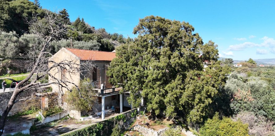 2 bedrooms Commercial property in Chania, Greece No. 79501