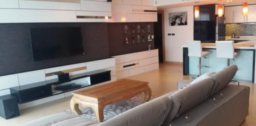 2 bedrooms Penthouse in Jomtien Beach, Thailand No. 96493