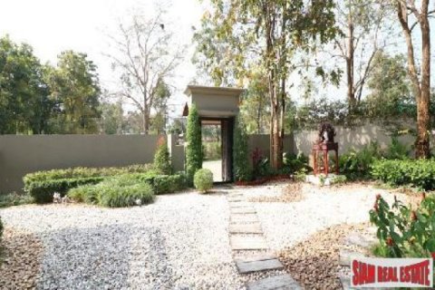 4 bedrooms House in Chiang Mai, Thailand No. 95749 17